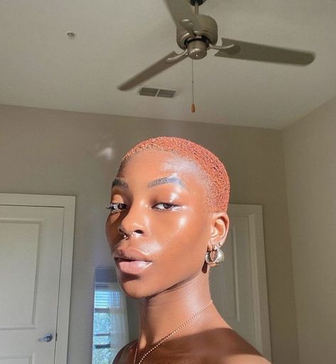 Buzzed Hair Women, Sleek Braided Ponytail, Short Dyed Hair, Finger Wave Hair, Shaved Hair Cuts, Buzzed Hair, Shaved Hair Designs, Natural Hair Short Cuts, Short Hair Black