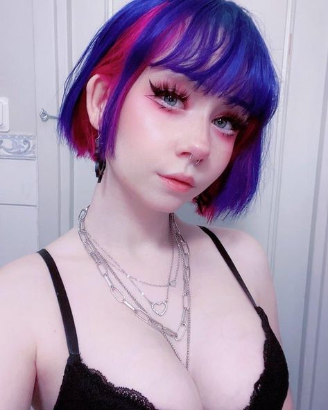 Purple Short Hair, Pastel Goth Hair, Pastel Goth Makeup, Scene Makeup, Bold Hair Color, Goth Hair, Kawaii Hairstyles, Hair Color Pastel, Goth Beauty