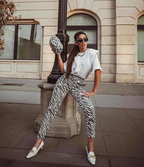 The Zebra Print Trend Rules the Spring Season – Here’s How to Pull off Chic Zebra Outfits Zebra Trousers Outfit, Zebra Print Pants Outfit, Zebra Shirt Outfit, Zebra Pants Outfit, Zebra Print Outfits, Zebra Trousers, Zebra Print Fashion, Blazer Inspiration, Zebra Outfit