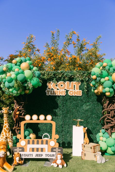 Coachella Sweet 16 Party party: Parties on Purpose Tarzan Party, Hedge Wall Backdrop, Safari Party Theme, Safari Theme Birthday Party, Safari Birthday Party Decorations, Hedge Wall, Safari Balloon, Animal Theme Birthday, Balloon Tree