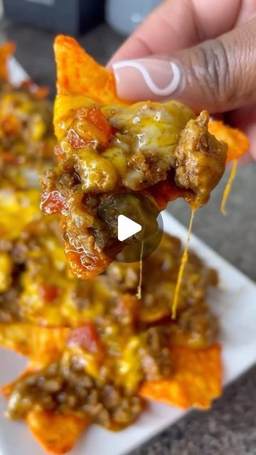 Individual Recipes, How To Make Nachos, Beef Nachos, Wing Recipe, Doritos Nachos, Chicken Recipes Video, Rotel Tomatoes, Nachos Beef, Chicken Nachos