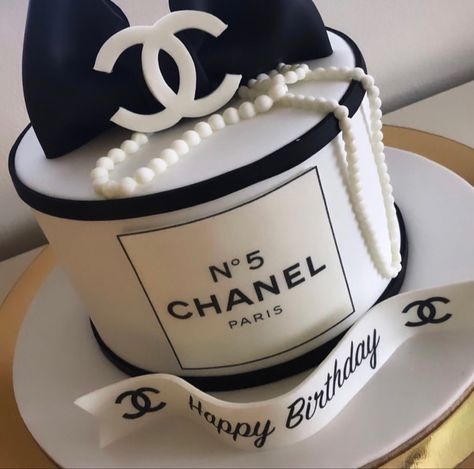 Chanel No 40 Birthday, Chanel Cakes, Coco Chanel Cake, Chanel Birthday Cake, Cake Luxury, Channel Cake, Cake Treats, Bd Cake, Abs Excercise