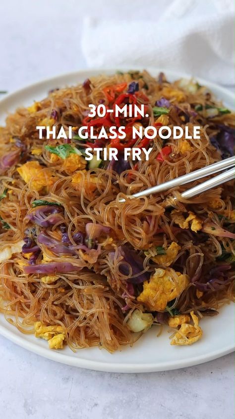 Noodle Ideas For Dinner, Clear Glass Noodle Recipes, Rice Glass Noodle Recipes, Cabbage Rice Noodles Stir Fry, Rise Noodles Recipes, Rice And Noodles Recipes, Glass Noodles With Cabbage, Glass Noodle Recipes Easy Stir Fry, Thai Rice Noodle Recipes Easy