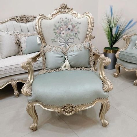 COCO Egyptian Sofa Set 😍❤️Free Shipping #backinstock ‏Includes sofa, loveseat, 2 armchairs, 2 antique chairs and center table with glass, 10 pillows Solid wood& Hand-made. High quality fabric upholstery. ‏Premium golden champagne color Order today and enjoy free delivery https://www.sphinxfurniture.com/.../verde-living-room-set-1 ******************************************** Enjoy Free Delivery to most states during this month 🚚 We deliver and set up nationwide 🇺🇸 336-296-1910 North Carolin... English Manor Interior, Diy Sofa Cover, Manor Interior, Stylish Living Room Furniture, Luxury Furniture Sofa, Golden Champagne, English Manor, Sofa Loveseat, Carved Furniture