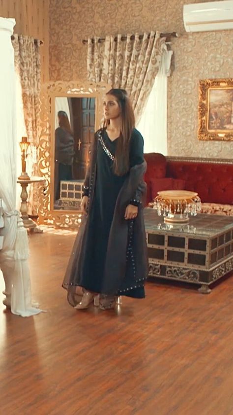 Iqra Aziz Dresses, Indian Fits, Asian Wedding Dress Pakistani, Khuda Aur Mohabbat, Iqra Aziz, Long Frock, Dress Book, Pakistani Fashion Casual, Pakistani Dresses Casual