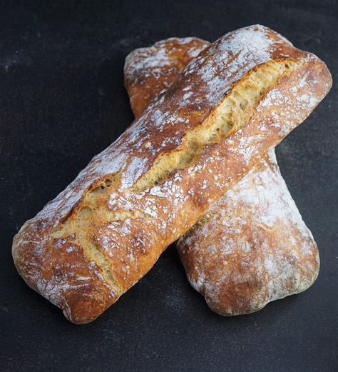 Recipes With Bread Flour Baking, Old French Bread Recipes, Loaf Pan Focaccia Bread, Types Of Italian Bread, Banneton Bread Recipes, Delicious Bread Recipes, Baggett Recipe, Easy Ciabatta Bread, Ciabatta Loaf