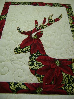 On the Frame with CeciliaQuilts: Reindeer Quilt Reindeer Quilt, Christmas Applique Patterns, Seasonal Quilts, Deer Quilt, Heart Quilt Pattern, Christmas Quilting, Quilt Pillow, Christmas Applique, Holiday Quilts