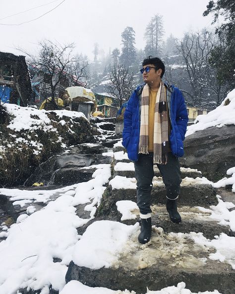 Back to December in manali #winter #snow #snowfall #manali #himachalpradesh #amormainakfresco #amormainakfrescodiaries Back To December, Mens Photoshoot Poses, Winter Is Here, Himachal Pradesh, Winter Dress, Meeting New People, Photoshoot Poses, Winter Snow, Winter Dresses