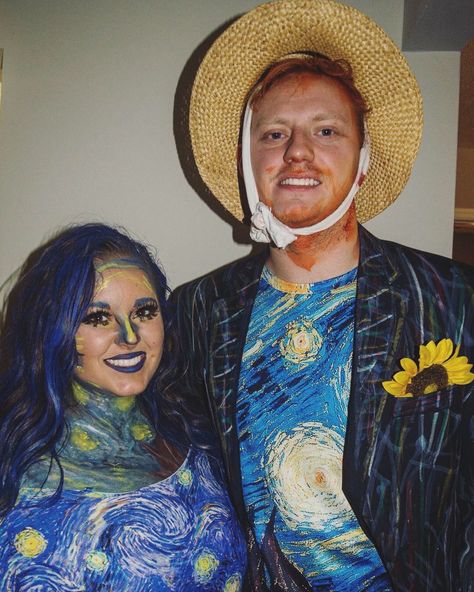 Starry night costume and makeup, Vincent Van Gogh painting costume. Vincent Van Gogh and starry night couples costume. His masterpiece! Starry Night Costume, Van Gogh Costume, Painting Costume, Night Costume, Art Gallery Outfit, Van Gogh Painting, Halloween Coustumes, Couples Costume, Vincent Van Gogh Paintings