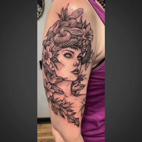 The Darling Grey on Instagram: “I (Jess) got to do this super fun Medusa recently! I feel so grateful for clients who trust me to come up with designs based on their…” Unique Medusa Tattoo, Medusa Tattoo Ideas, Designs With Meaning, Medusa Tattoo Design, P Tattoo, Animal Tattoo Ideas, Thigh Piece, Black Girls With Tattoos, Medusa Tattoo