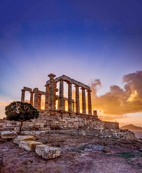 Temple Of Poseidon, European Bucket List, Attica Greece, Antique Architecture, Ancient Monuments, Roman Ruins, Greek Temple, Cyclades Islands, Castle Ruins