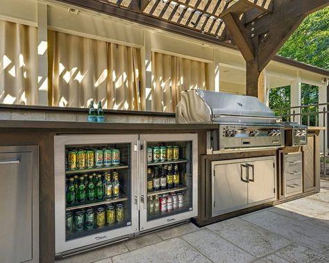 Outdoor Fridge Ideas, True Residential, Refrigerator Ideas, Drinks Fridge, Outdoor Fridge, Large Refrigerator, Beverage Fridge, Beverage Refrigerator, Bar Fridges