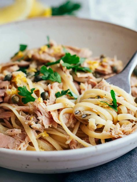 With good quality canned tuna and just a few pantry and staple ingredients you can make delectable Tuna Pasta in minutes with this easy recipe! Tuna Caper Pasta, Pasta Chinese, Tuna Sauce, Pasta With Tuna, Salad And Fries, Outdoor Dining Ideas, Tuna Casserole Easy, Canned Tuna Recipes, Sauce For Pasta