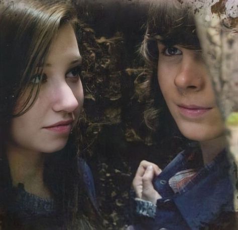 Carl E Enid, The Walking Dead Cast, Carl And Enid, Carl The Walking Dead, Katelyn Nacon, Walking Dead Cast, Chandler Riggs, Carl Grimes, This Is Love