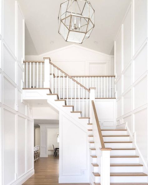 Edward Hayes Lighting on Instagram: “We are loving this Morris lantern foyer light from @visualcomfortco Also known as Circa Lighting One of our favourite brands! #Paintcolor…” Foyer With Stairs, Carport Modern, Diy Staircase, Staircase Remodel, Interior Design Your Home, Two Story Foyer, Large Lanterns, Foyer Decorating, Modern Stairs