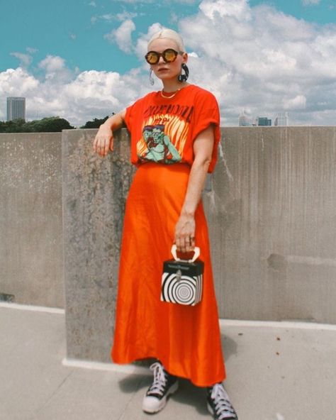 Monochrome Orange Outfit, Gen X Office Outfit, Monochromatic Orange Outfit, Marfa Style Fashion, Orange Plus Size Outfits, Thrifted Street Style, Color Block Summer Outfit, Plus Size Summer Street Style, Monochromatic Summer Outfit