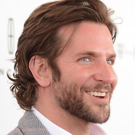 Latest 20 Bradley Cooper Haircut - Men's Hairstyle Swag Bradley Cooper Haircut, Haircut Thick Hair, Mens Medium Length Hairstyles, Mens Hairstyles Medium, Find Hairstyles, Corte De Cabelo Masculino, Bradley Cooper, Mens Hairstyles Short, Medium Hair Cuts