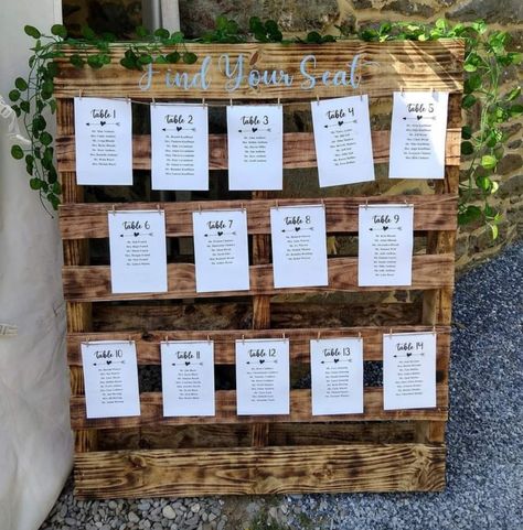 Seating Chart Pallet Wedding, Pallet Table Seating Chart, Wedding Decor Pallets, Wedding Seating Chart Display Wood, Palette Seating Chart, Find Your Seat Pallet, Wood Pallet Wedding Seating Chart, Pallet Find Your Seat Wedding, Farm Table Seating Chart