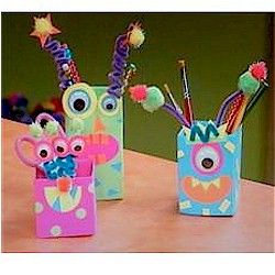 Save those small milk and juice cartons for a rainy day and have the kids turn them into space aliens and monsters. Milk Carton Crafts, 4h Projects, Monster Box, Milk Cartons, Monster Craft, Tetra Pak, Kids Toy Organization, Sette Nani, Kids Art Supplies