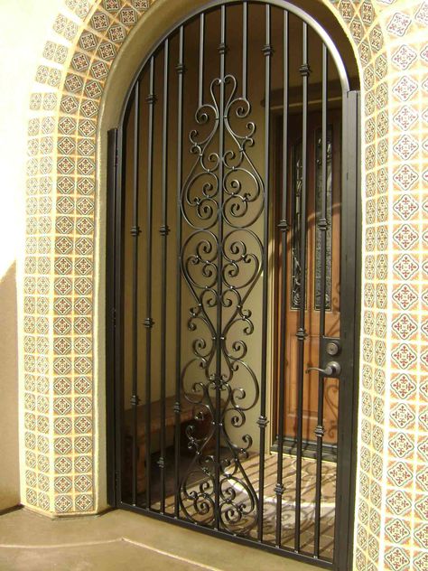 Wrought Iron Security Doors, Tor Design, Iron Security Doors, Porte In Ferro, Diy Screen Door, Security Screen Door, Iron Front Door, Security Gates, 1001 Pallets