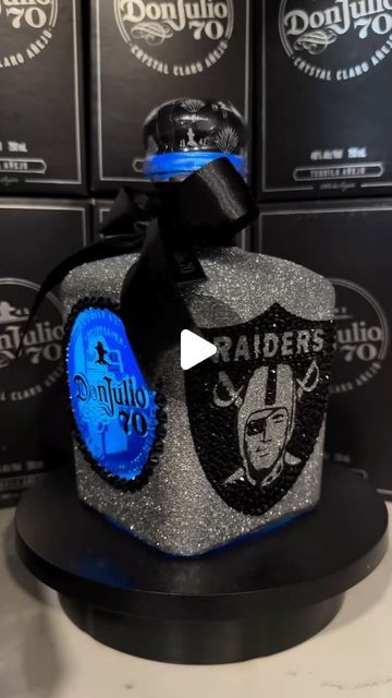 BottledByNessa on Instagram: "2 teams in 1 ⚾️🏈 Have a great Friday! . . . . . #custombottles #donjulio70 #customdonjulio #botellasdecoradas #personalizedbottles #dodgers #bleedblue #welovela #LA #dodgersbaseball #dodgersnation #raiders #raiderbottle #raiderettebeauties #customraiderbottle #raidernation #lasvegasraiders #football #baseball #🏈⚾️" Raiders Gift Ideas For Him, Don Julio 70 Bottle Decorated, Don Julio Bottle Decorated, Decorated Don Julio Bottle, Custom Don Julio Bottle, Bling Tequila Bottle, Bling Dusse Bottle, Alcohol Bottle Decorations, Bedazzled Bottle