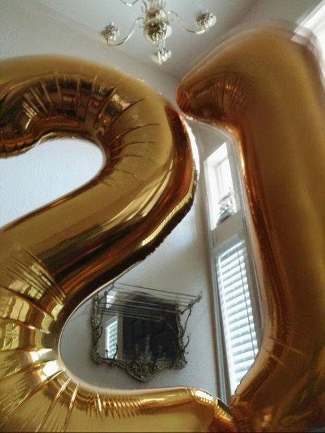 21 Gold Balloons, Vision Board 21st Birthday, 21 Balloons, 21st Birthday Balloons, Gold Number Balloons, Vision Board Photos, 19th Birthday, Blue Mermaid, Golden Birthday