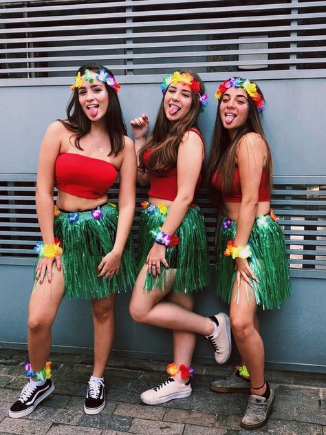 21 Unique and Iconic Halloween Costumes For 3 People (2024) Hawaii Birthday Party Outfit, Cute Luau Outfit, Hawaiin Halloween Costumes, Luau Party Outfit Ideas, Hawaii Birthday Outfits, Luau Party Ideas For Adults Outfit, Hawaii Costume Ideas, Halloween Costumes Curvy Girl, Diy Hawaiian Outfit