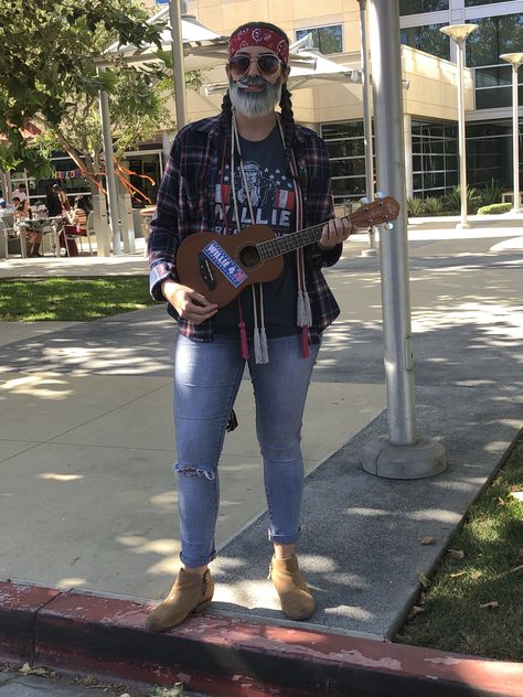 Willie Nelson Costume #willienelsoncostume #diywillienelsoncostume Willie Nelson Halloween Costume, Willie Nelson Costume, Concert Outfit Fall, Costume Inspo, Costumes Ideas, Willie Nelson, Birthday Hat, 90th Birthday, Outfit Fall