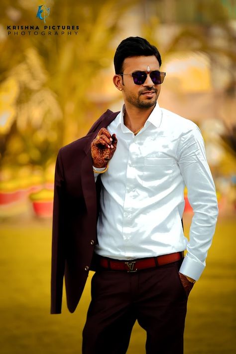 Photo #338 from Ratnesh Sharma "Wedding photography" album Dulha Pose Single, Boy Wedding Poses, Wedding Boy Poses, Dulha Single Pose, Groom Single Poses, Wedding Groom Poses, Groom Stills, Dulha Pose, विवाह की दुल्हन