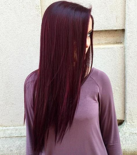 couleur de cheveux rouge, coiffure chaque jour, cheveux raids et longs, blouse nuance violette, femme dans la rue Bordeaux Hair Color, Bordeaux Hair, Dark Violet Hair Burgundy, Dark Red Violet Brown Hair, Red Violet Ombre Hair, Light Color Hair, Dark Burgundy Hair, Maroon Hair, Human Hair Clip Ins