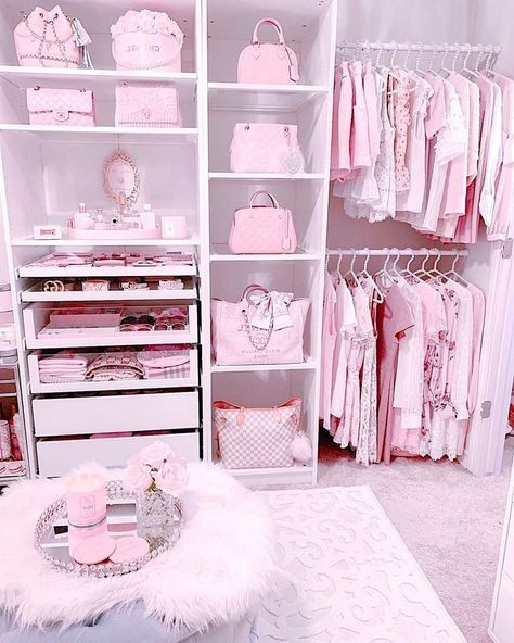 Modern Pink Bedroom Design, Pink Rooms For Girls Bedrooms, Pink Interior Bedroom, Pink Closet Ideas, Cute Pink Room Ideas, Pink Cute Bedroom, Pink Stuff Girly, All Pink Bedroom, Pink Cute Room