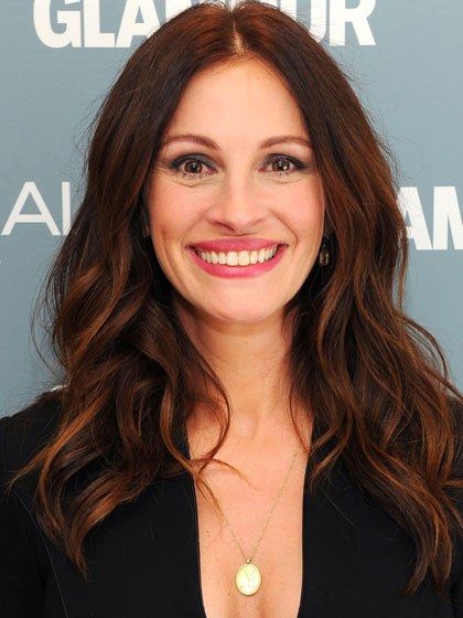 Reddish Brown Hair With Brown Eyes, Low Lights For Auburn Hair Natural, Dark Copper Hair Brown Eyes, Julia Roberts Auburn Hair, Natural Reddish Brown Hair, Julia Roberts Hair Color, Dark Reddish Brown Hair Color, Dark Copper Brown Hair, Deep Auburn Hair Color