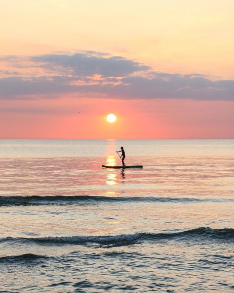 Paddle Boarding Photography, Ocean Paddle Boarding, Beach Paddle Boarding, Stand Up Paddle Boarding Aesthetic, Mums Aesthetic, Paddleboarding Pictures, Standup Paddling, Manasota Key, Paddle Boarding Pictures