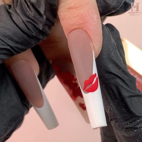 Honey Phan on Instagram: “Kisses Lips Drawing Tutorial Valentines Day is coming and you know what that means...Lots of love and kisses 😘. Learn this easy lips…” How To Draw Lips On Nails, Lips Drawing Tutorial, Love And Kisses, Lips Drawing, Easy Nail Art, Lots Of Love, Drawing Tutorial, Of Love, Honey