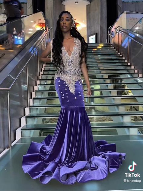 Silver Prom Dress, Purple Prom, Gorgeous Prom Dresses, Prom Girl Dresses, Senior Prom Dresses, Purple And Silver, Prom Ideas, Prom Dress Inspiration, Cute Prom Dresses