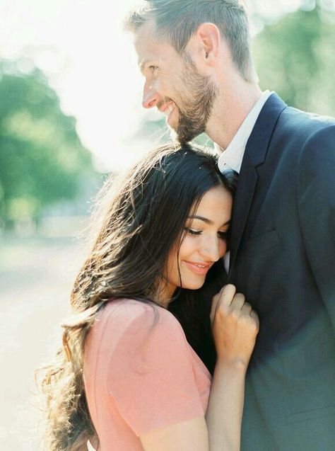 Tall Boyfriend Short Girlfriend, Short Girlfriend, Engagement Posing, Tall Boyfriend, Tall And Short, Short Couples, Couples Fashion, French Romance, Lovers Lane