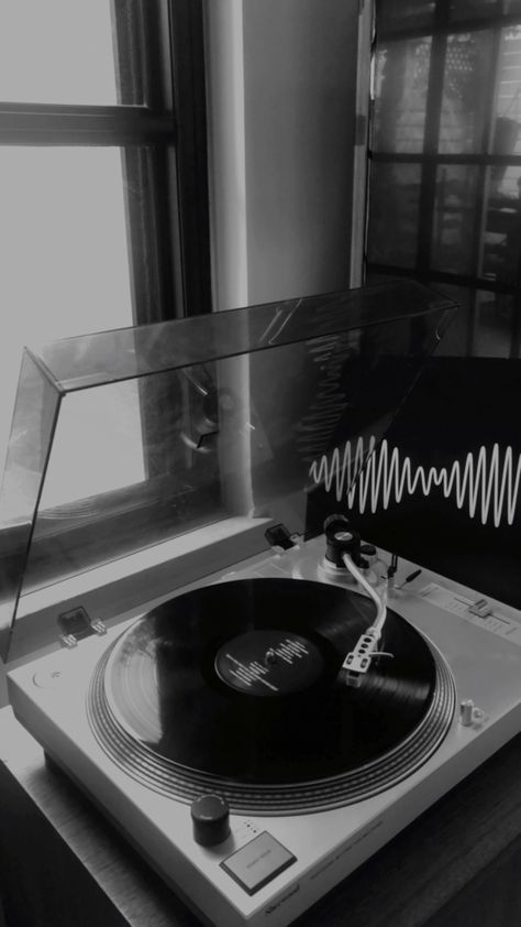 Wallpaper Aesthetic Music, Arctic Monkeys Wallpaper, Computer Wallpaper Hd, Simplistic Wallpaper, Black And White Instagram, Vinyl Aesthetic, Monkey Wallpaper, Vinyl Player, Pretty Wallpapers Tumblr