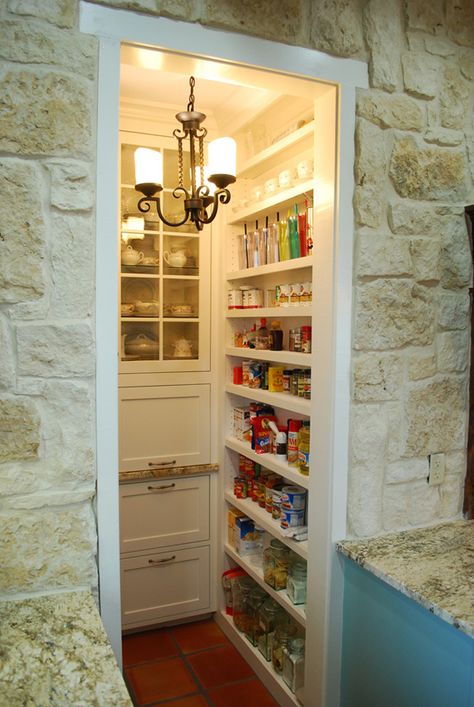 Love this pantry with NO DOOR to get in the way. It's tucked into the kitchen so you don't see the cans except from one awkward view. House of Turquoise: Suzanne at Lake and Garden Pantry No Door, Sunroom Seating, Armoire Pantry, Shallow Pantry, Country Girl Home, Pantry Redo, Laundry Pantry, Small Sunroom, Open Pantry