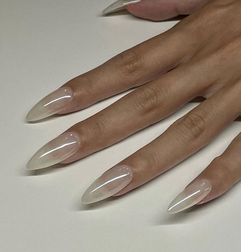 NYC NAIL ARTISTS on Instagram: “Pearly 🦪🤍 Aprés GelX for @ninaxaddicted by Jacklyn” Nyc Nails, Minimal Nails, Fire Nails, Dream Nails, Funky Nails, Pretty Acrylic Nails, Minimalist Nails, Dope Nails, Long Acrylic Nails