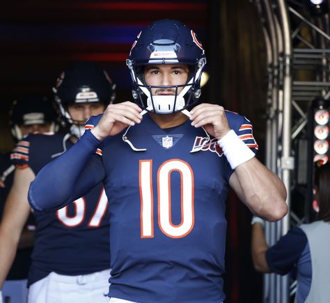 Chicago Bears: Is Mitch Trubisky following path of Alex Smith? https://dawindycity.com/2019/09/21/chicago-bear-mitch-trubisky-alex-smith/ Mitch Trubisky, Alex Smith, Bear Felt, University Of Utah, Letting Go Of Him, Nfl Draft, Latest Sports News, University Of Texas, Running Back