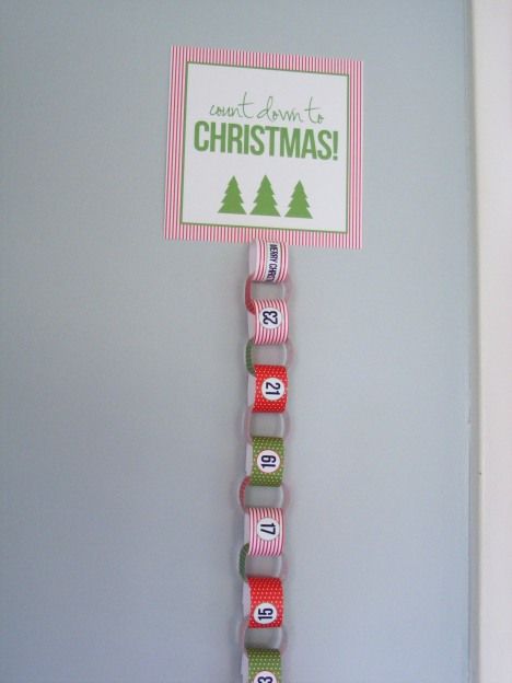 In a house that adores countdown chains, this "Count Down to Christmas" printable is awesome!  Love that it has the numbers on it so we don't have to count loops every few days to remember if we're on track! Christmas Chain, Christmas Countdown Crafts, Countdown Chain, Christmas Countdown Diy, Paper Chains, Countdown Calendar, Preschool Christmas, Navidad Diy, Christmas Advent