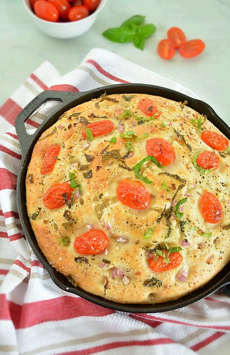 No Knead Tomato Basil Focaccia Bread Basil Focaccia, Tomato Focaccia, Thanksgiving Bread, Skillet Bread, Focaccia Bread Recipe, Skillet Recipes, Cast Iron Skillet Recipes, Focaccia Bread, Vegan Bread