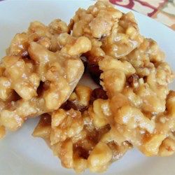 Walnut Pralines, Maple Candy Recipe, Maple Fudge Recipes, Pralines Recipe, Maple Fudge, Praline Recipe, Walnut Fudge, Maple Candy, Brittle Recipes