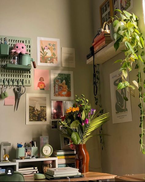 Flowers Flowers aesthetic Flowers bouquet Flowers photography Aesthetic Flowers Bouquet, Summer Study, Aesthetic Flowers, Flowers Aesthetic, Study Desk, Flowers Photography, Home Renovation, Flowers Bouquet, Gallery Wall