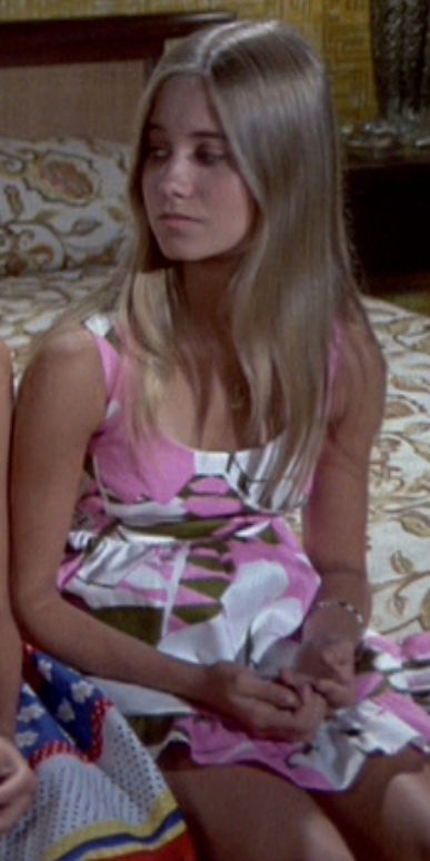 Marcia Brady in Hawaii. Marsha Brady, Mary Ann And Ginger, Suit Life On Deck, Marcia Brady, 49ers Cheerleaders, Brady Kids, Bizarre Books, 70s Girl, Maureen Mccormick