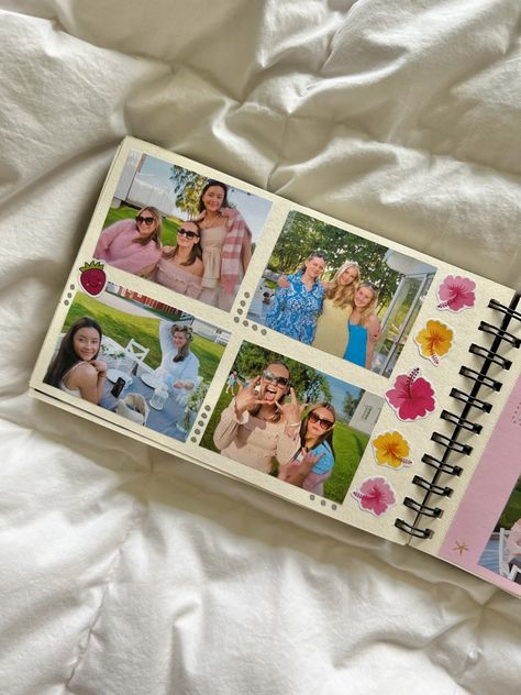 School Memories Scrapbook, Scrapbook Tips, Scrapbook Inspo, Friend Scrapbook, Summer Journal, Trendy Socks, Bday Gift, Summer Scrapbook, Scrapbook Book