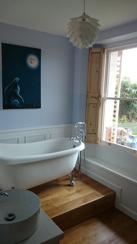 Slipper bath on a raised plinth. Bath On Raised Platform, Bath On Plinth, Raised Bathtub Platform, Platform Bathtub, Bathroom Plinth, Raised Bathtub, Cottage Ensuite, Treehouse Bathroom, Cottages House