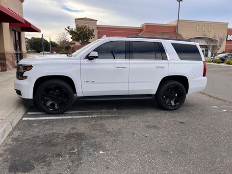 White Tahoe With Black Rims, White Chevy Tahoe, Infinity Suv, White Tahoe, Suv Rims, Black Tahoe, Dream Cars Range Rovers, Chevy Girl, Real Madrid Wallpapers