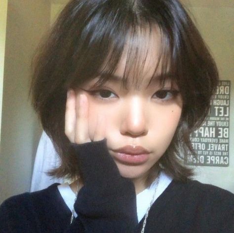 Y2k Haircuts Short, Short Grunge Hair With Bangs, Messages From The Stars, Pinterest Haircuts, Asian Haircut, Red Hair Inspo, Korean Short Hair, Girls Short Haircuts, Hair Inspiration Long