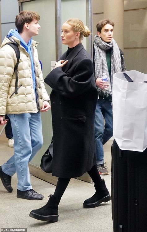 St Pancras, Long Black Coat, Rosie Huntington, Huntington Whiteley, Model Style, Rosie Huntington Whiteley, High Neck Sweater, Chunky Boots, Looks Chic